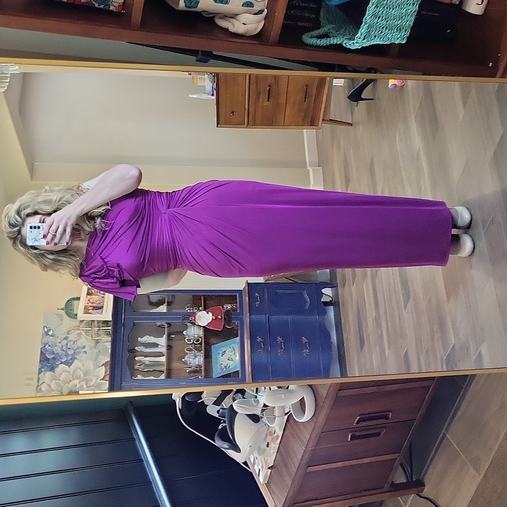 Tadashi Shoji Long One Shoulder Asymmetrical Ruched Side Beautiful M
